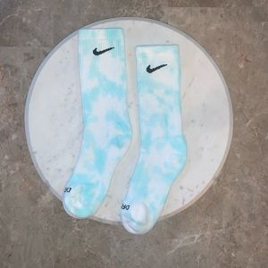 Nike tie-dye dri-fit cushion socks!